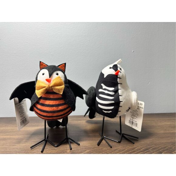 Spooky Village Skeleton and bat fabric bird Halloween decoration - Picture 1 of 6